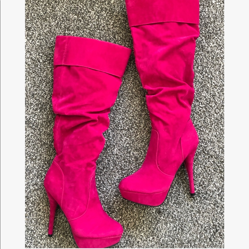 pink suede boots 💞